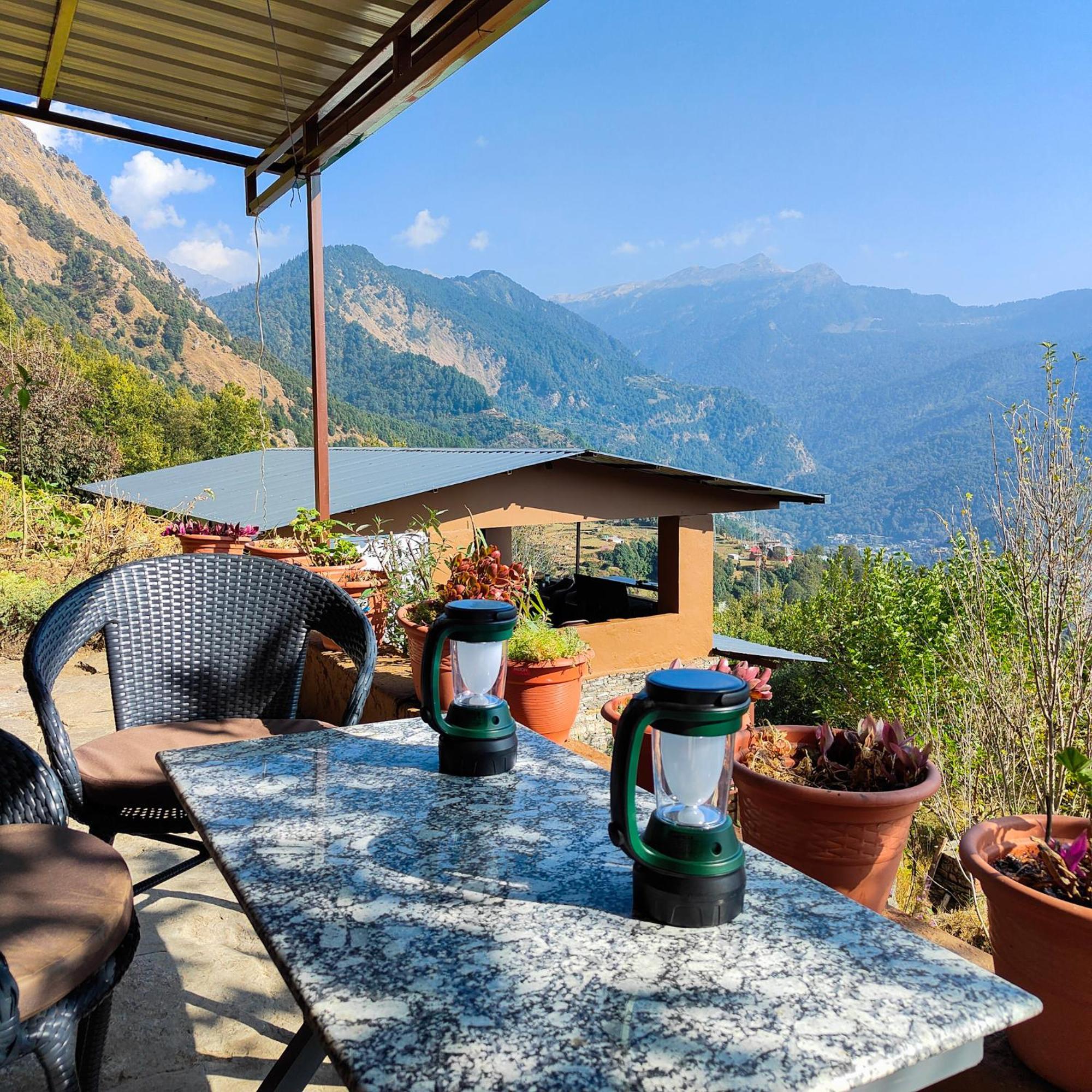 Willa Cafe Buransh Sari Zewnętrze zdjęcie