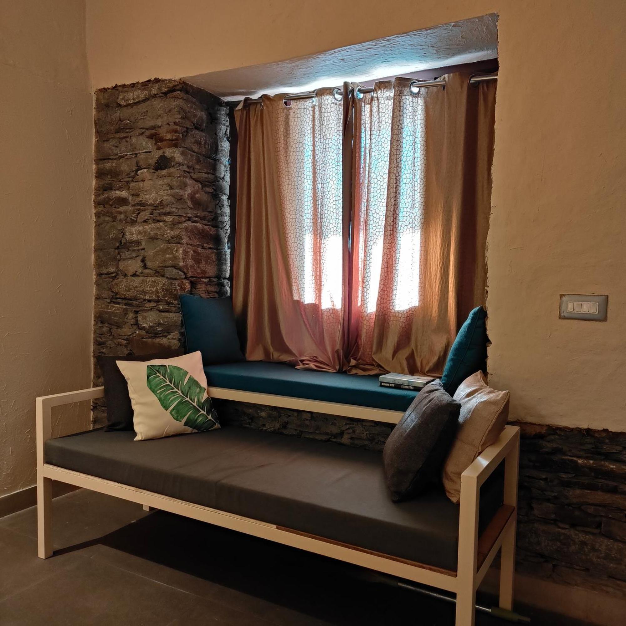 Willa Cafe Buransh Sari Zewnętrze zdjęcie